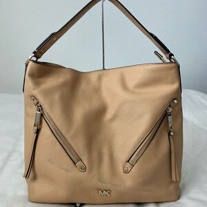 Michael Kors Evie Hobo in Butternut Pebbled Leather